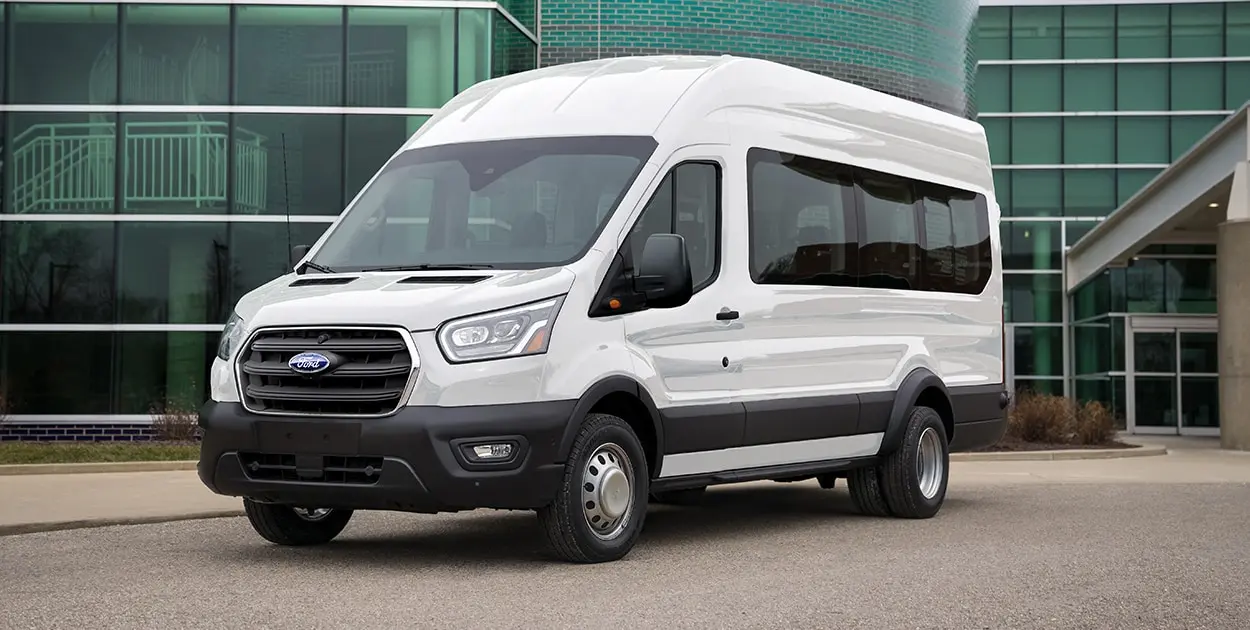 Ford Transit 14 pasajeros